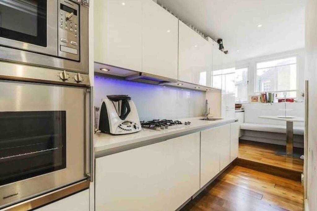 Stunning Grand 2 Bed, 2 Bath Apartment, London Bagian luar foto