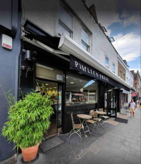 Stunning Grand 2 Bed, 2 Bath Apartment, London Bagian luar foto