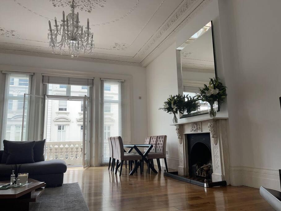 Stunning Grand 2 Bed, 2 Bath Apartment, London Bagian luar foto